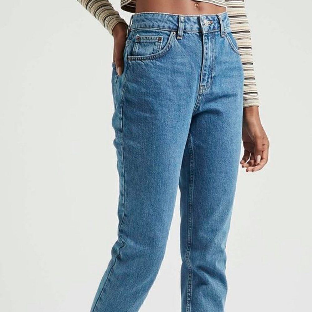 Vintage Acid Wash Cropped Mom Jeans